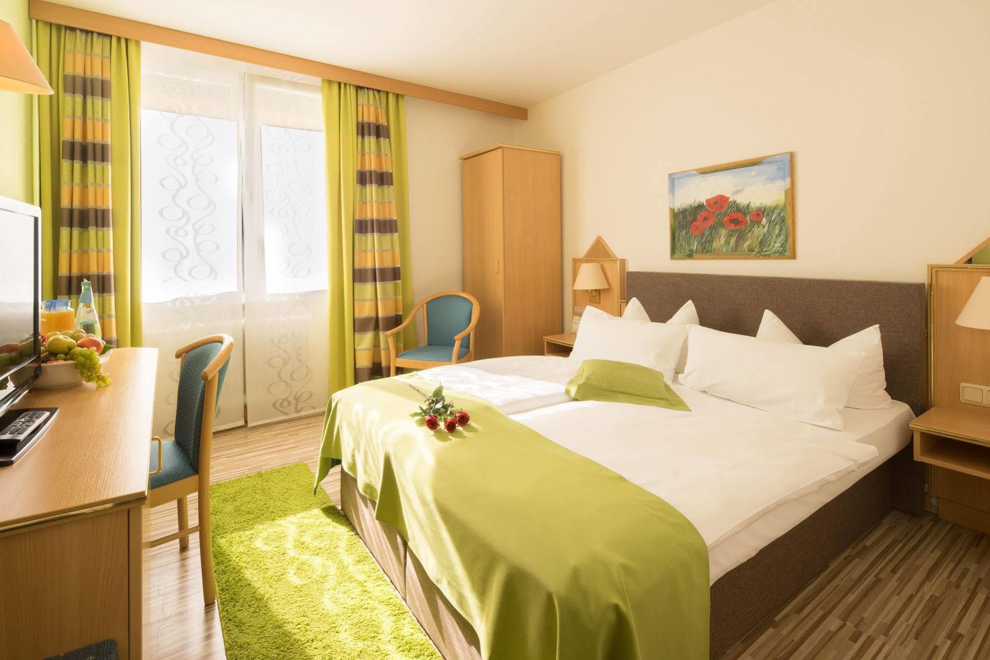 Central Boutique Hotel Бад-Мергентгайм Екстер'єр фото
