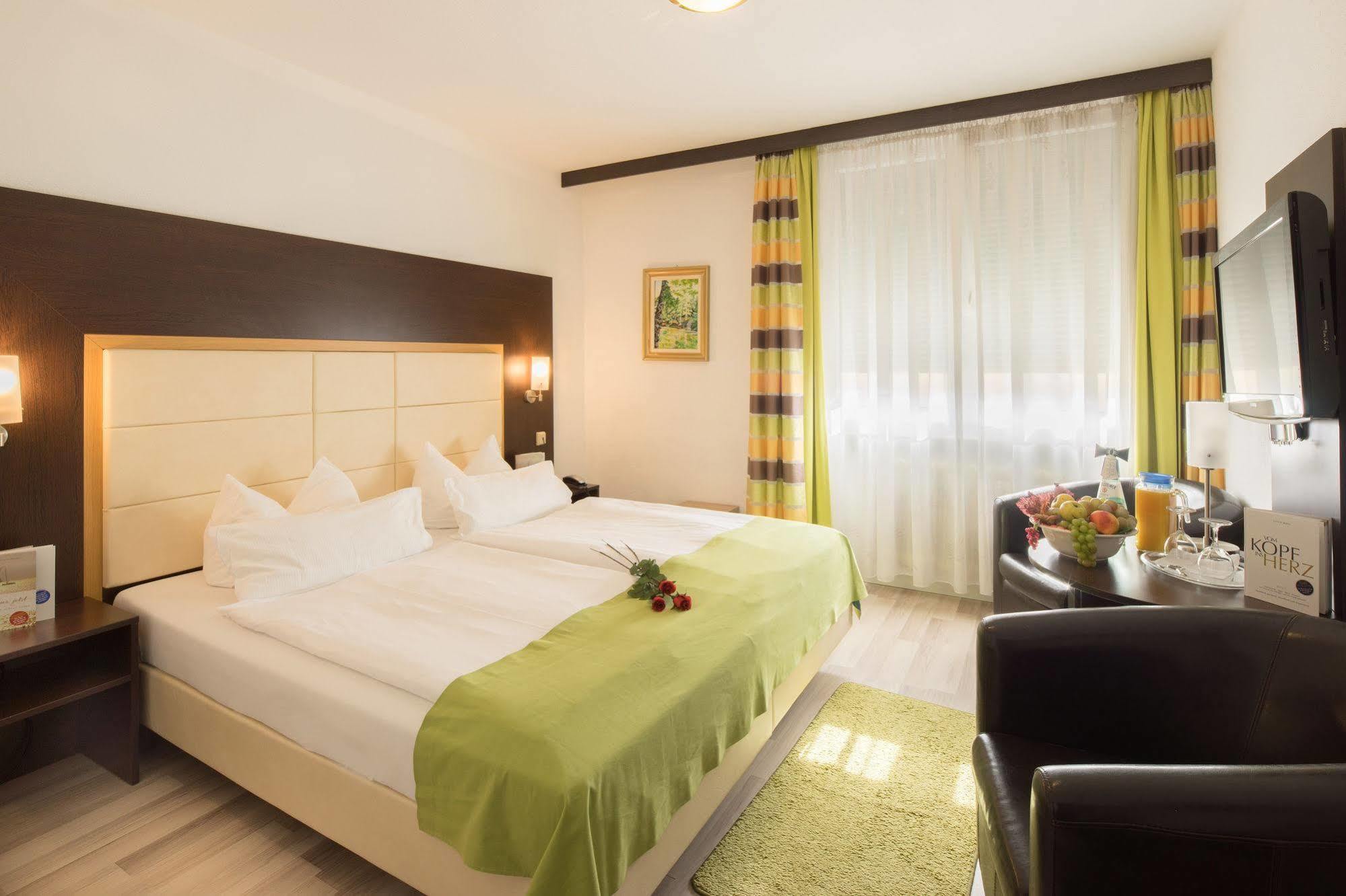 Central Boutique Hotel Бад-Мергентгайм Екстер'єр фото