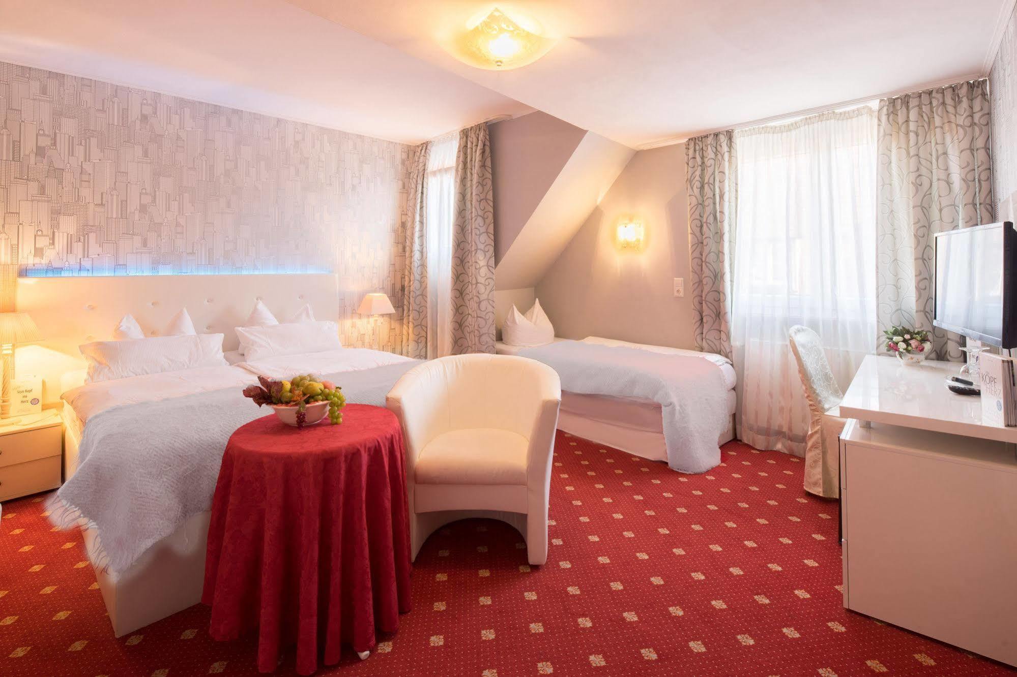 Central Boutique Hotel Бад-Мергентгайм Екстер'єр фото